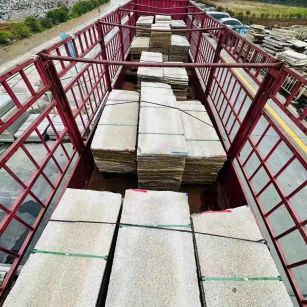 东营 黄金麻花岗岩荔枝面，光面毛板装车完成