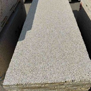 东营 黄金麻花岗岩荔枝面毛板，半成品