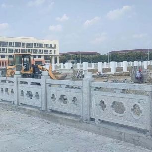 东营 白麻花岗岩荔枝面河道栏杆