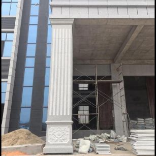 东营 芝麻白光面花岗岩门楼大柱（罗马柱）配雕花底座