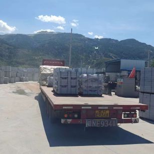 东营 芝麻白仿形路沿石，直形路沿石