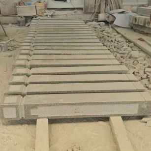 东营 芝麻白异形加工雕刻-栏杆大柱，方柱