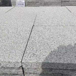 东营 白麻花岗岩石材推荐 荔枝面地铺石