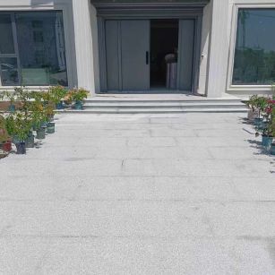 东营 芝麻白花岗岩地铺石地面铺装