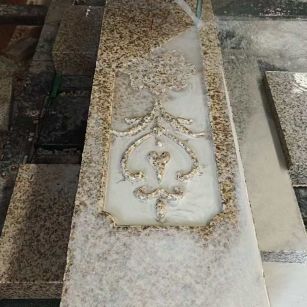 东营 黄金麻花岗岩异形加工雕刻栏杆大柱