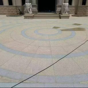 东营 黄金麻芝麻灰花岗岩石材地铺拼接效果