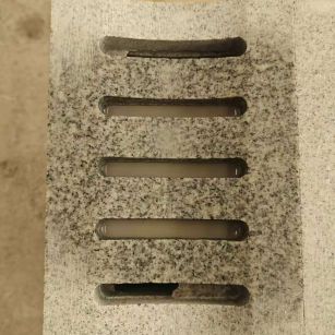 东营 芝麻白拉丝面花岗岩U型开槽排水槽