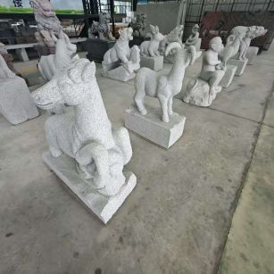 东营 芝麻白花岗岩造型立体雕刻——十二生肖