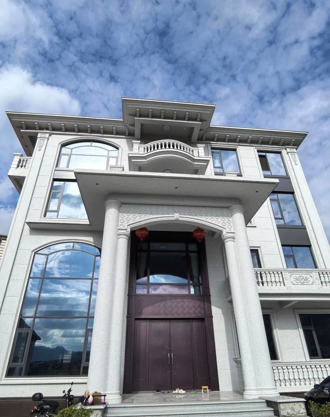 东营白麻别墅外墙干挂石材效果示例