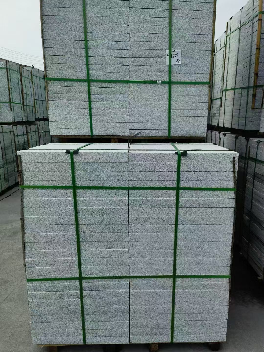 东营 芝麻白火烧，园林广场市政工程地铺石，1.8~5.0厚均有现货