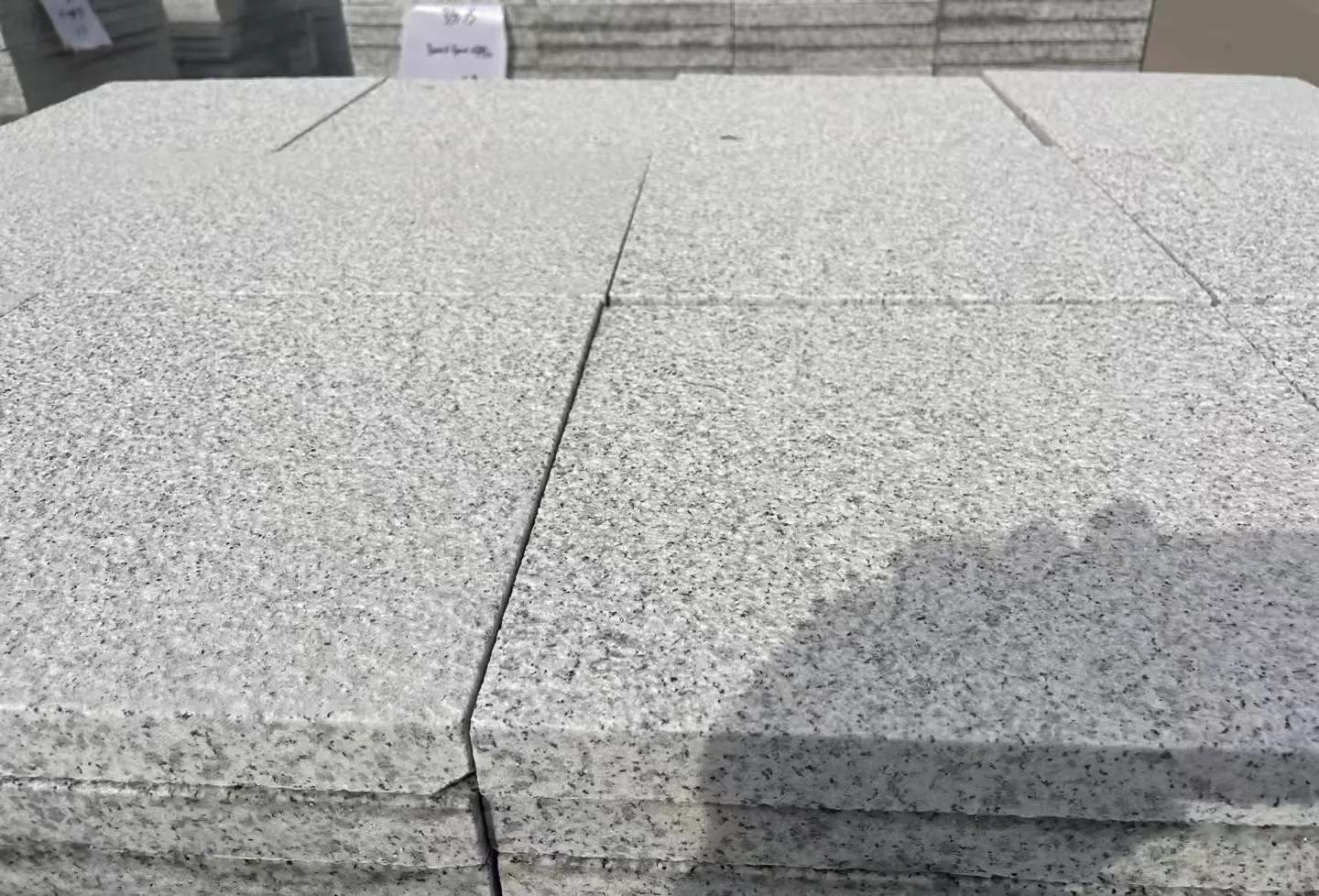 东营 白麻花岗岩石材推荐 荔枝面地铺石