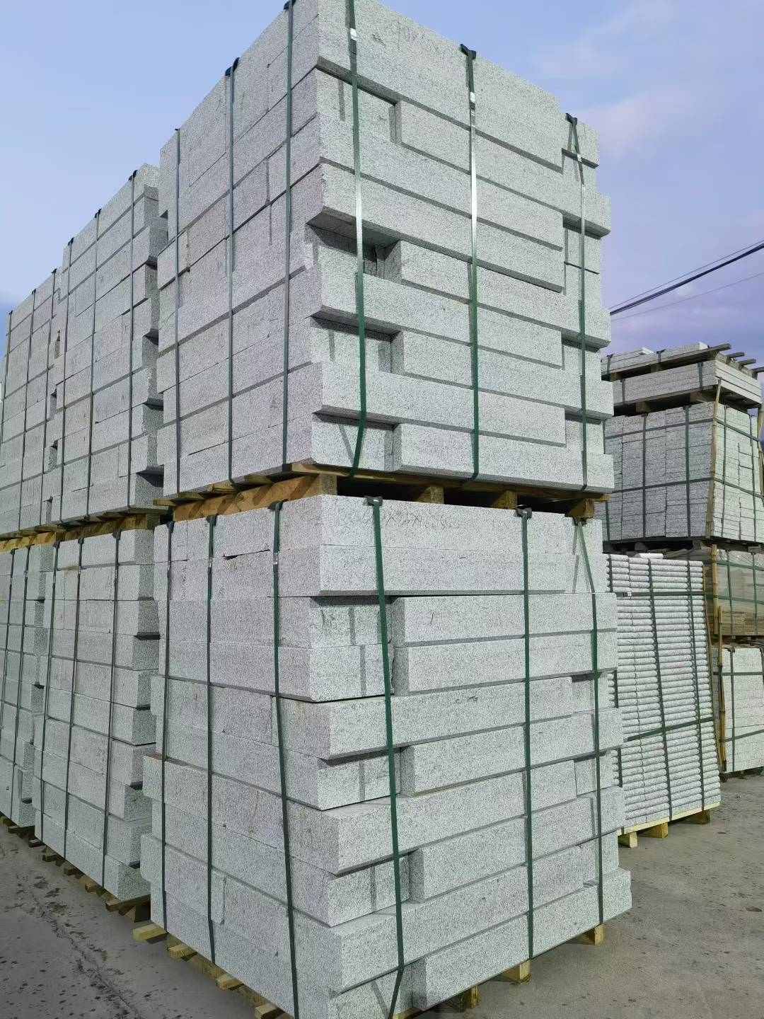 东营 芝麻白花岗岩路沿石，路缘石，路肩石，道牙，立缘石，马路牙子，街沿石，侧石等