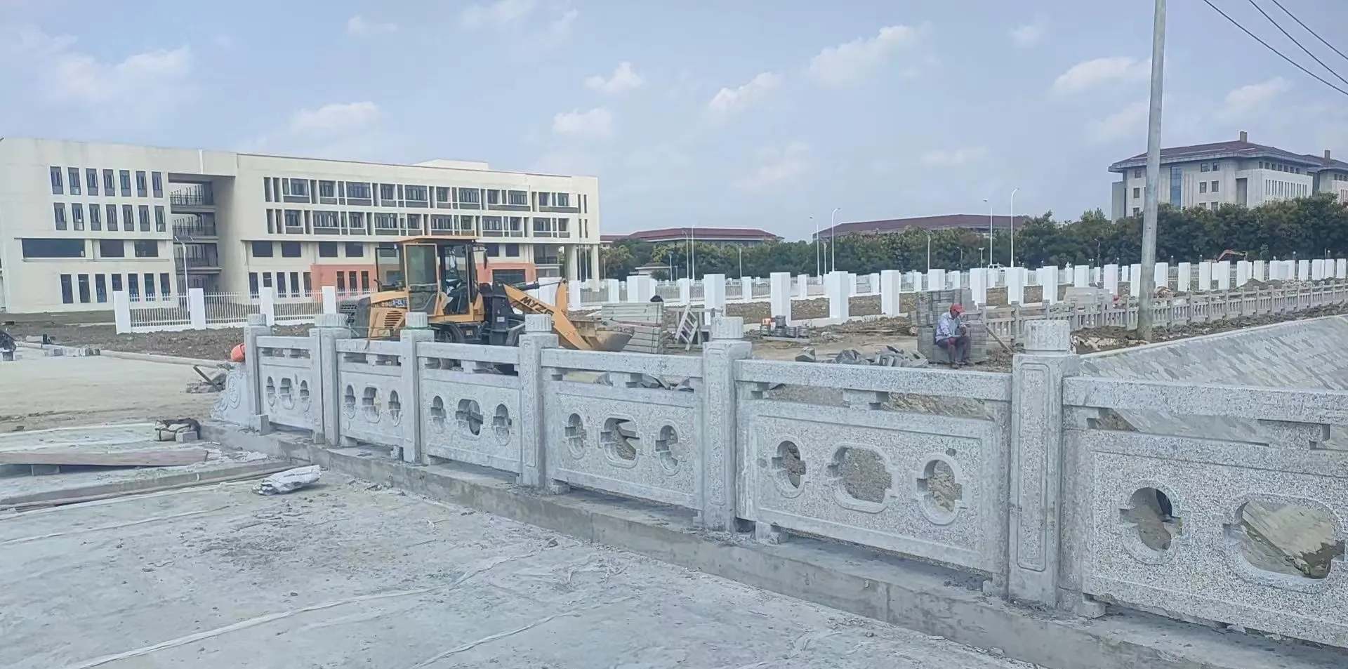 东营 白麻花岗岩荔枝面河道栏杆