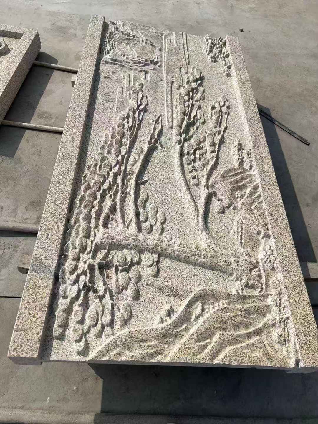 东营 黄金麻雕刻板浮雕迎客松