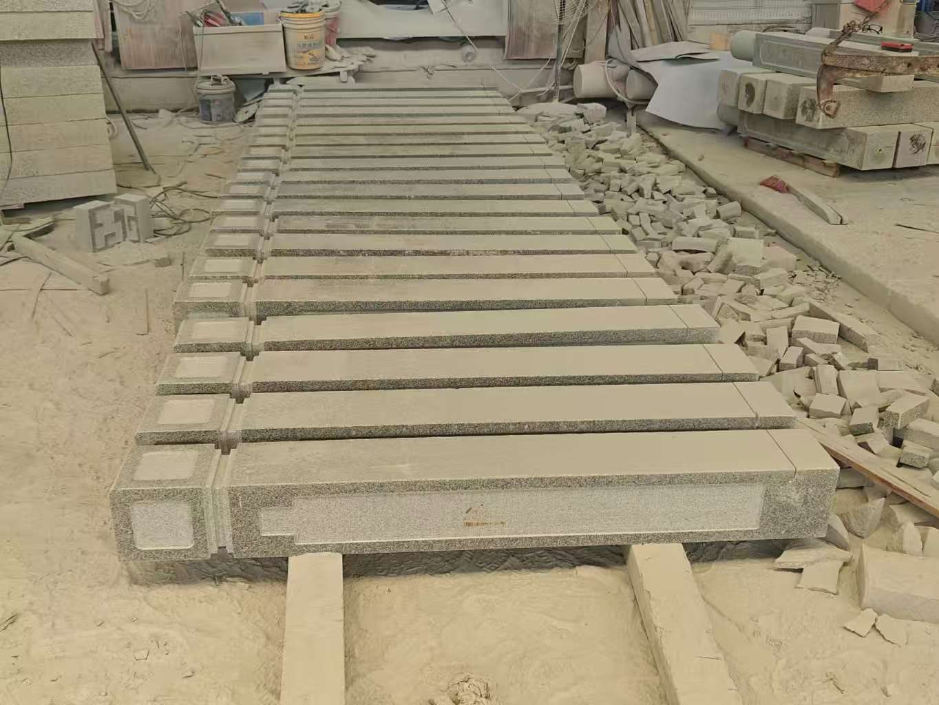 东营 芝麻白异形加工雕刻-栏杆大柱，方柱