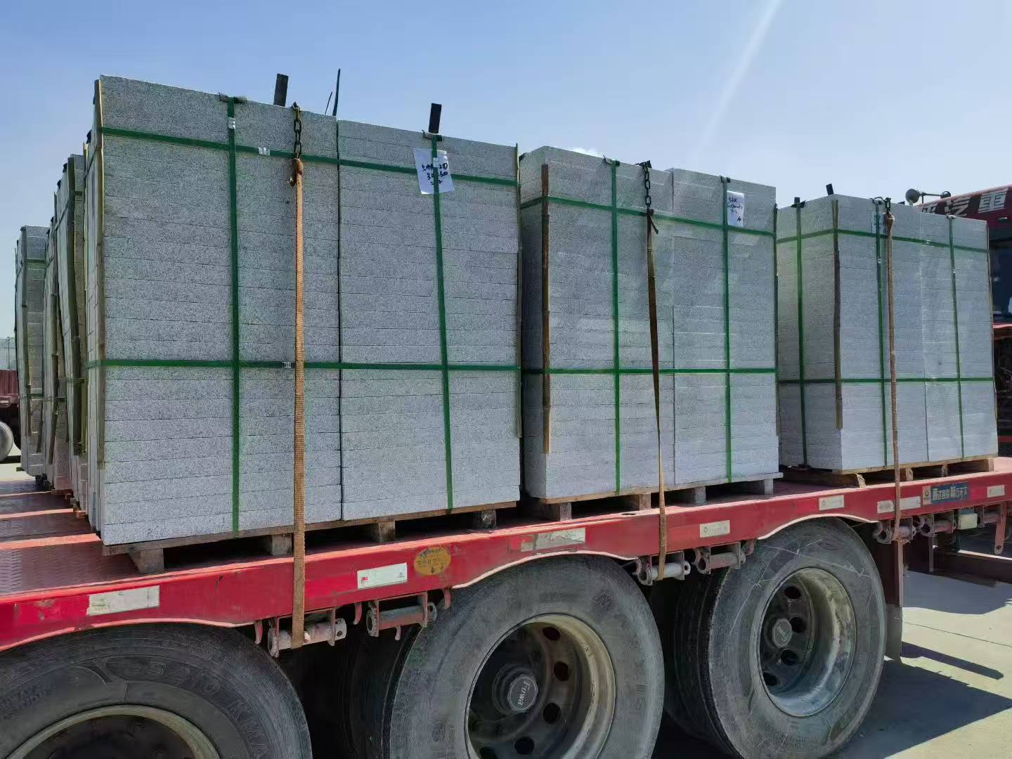 东营芝麻白花岗岩出货日常地铺石