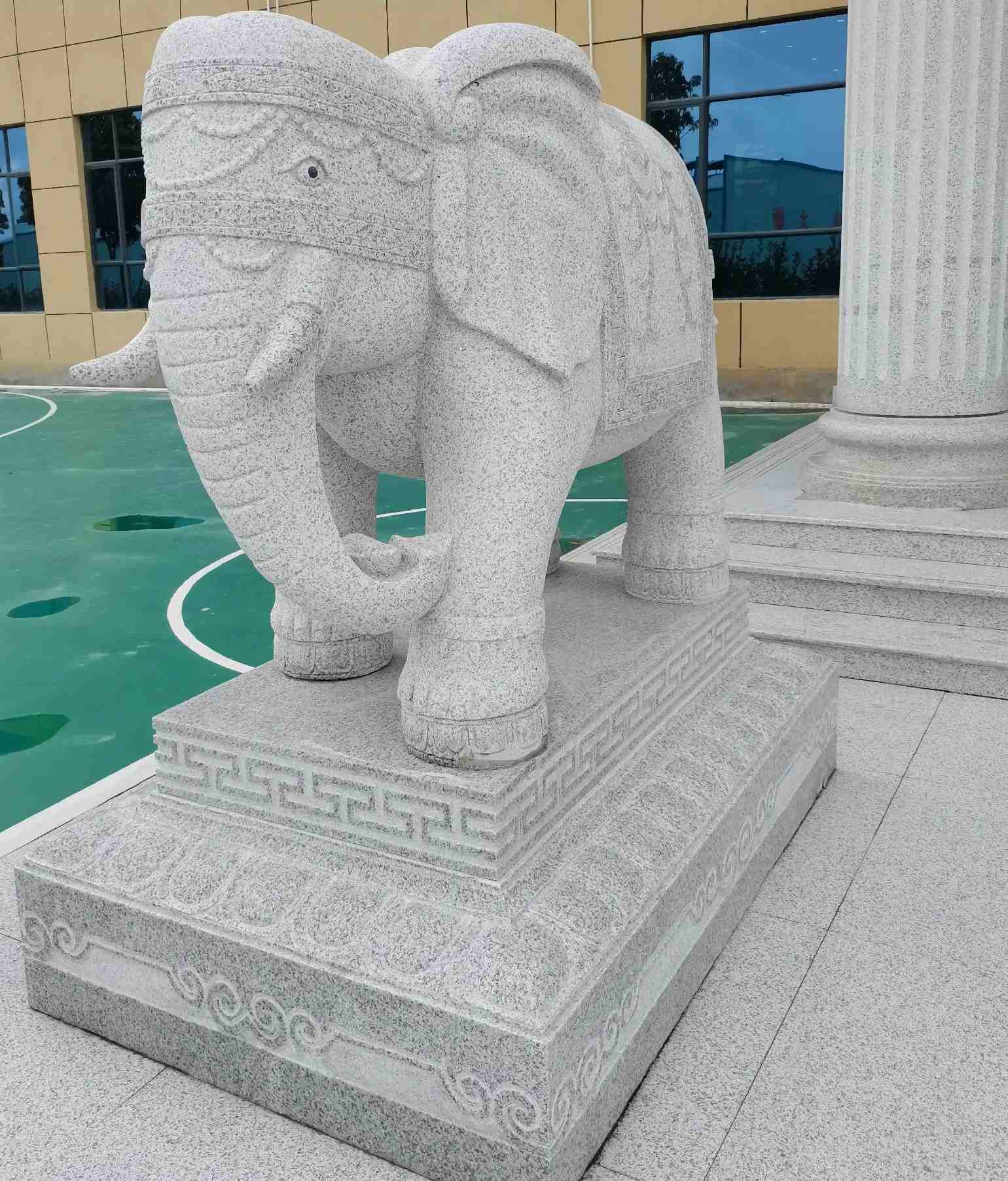 东营 白麻花岗岩动物异形石雕-大象