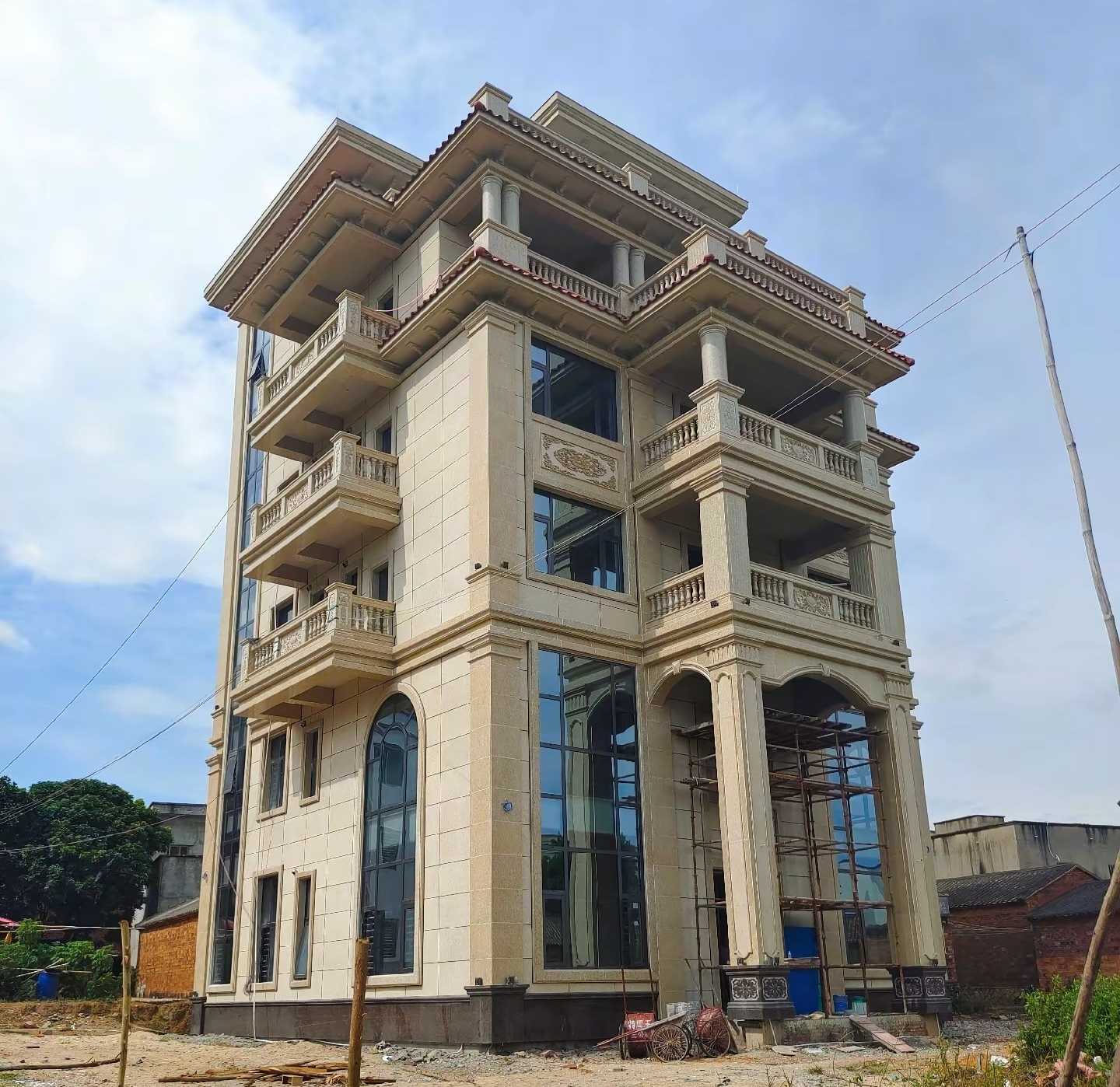 东营 黄金麻花岗岩石材别墅外墙干挂搭配（雕花栏杆花瓶柱门楼罗马柱）