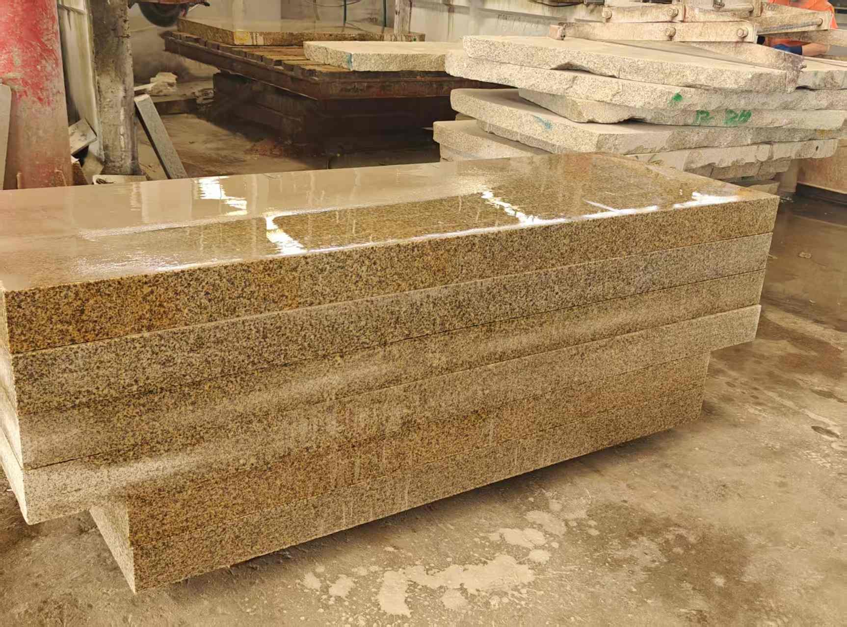 东营 黄金麻栏杆料半成品加工中